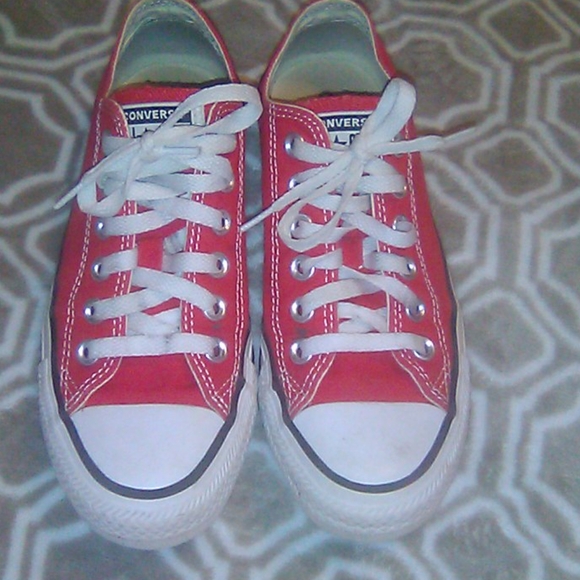 Converse - Picture 2 of 3